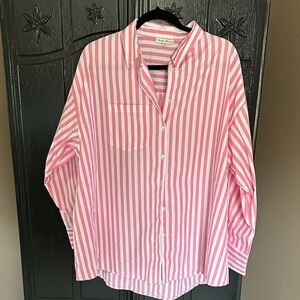 Pink and White Striped Button-Up Shirt NWOT
Hunter & Brown brand